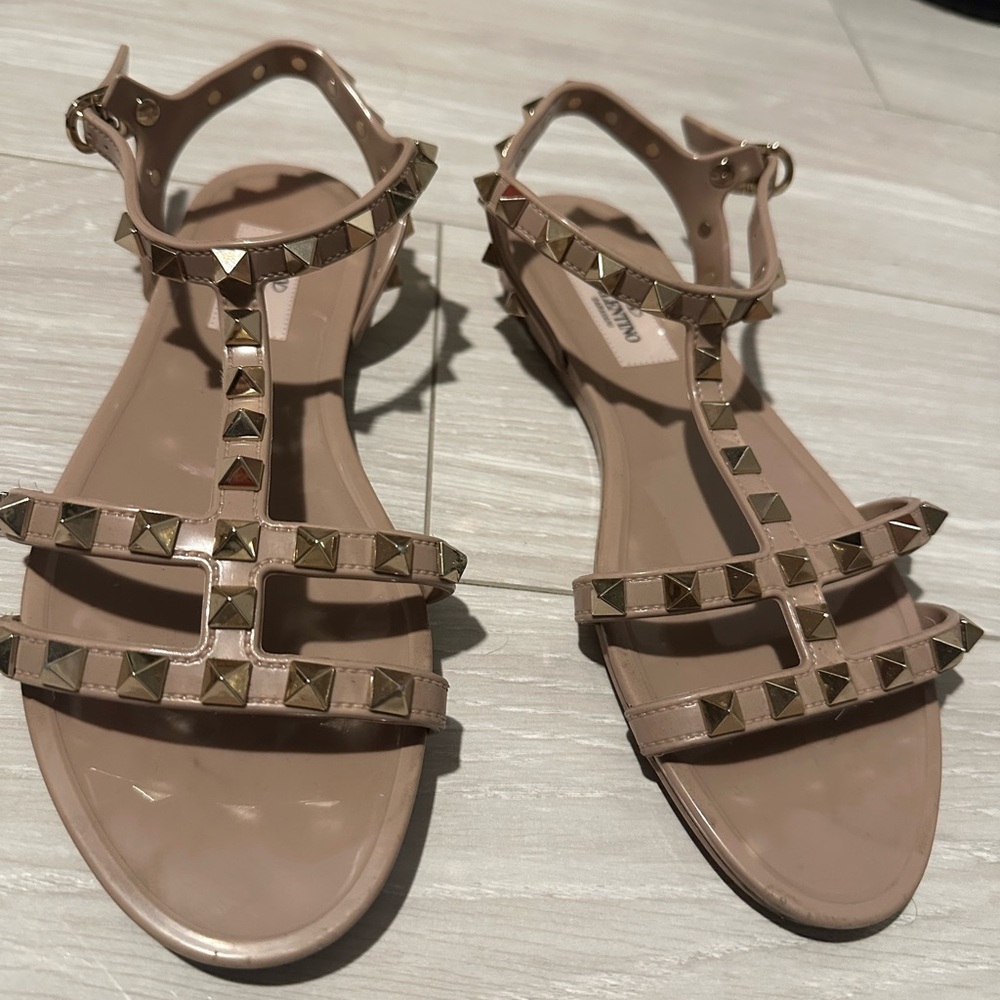 Valentino Garavani Rockstud Jelly Flat Gladiator Sandals